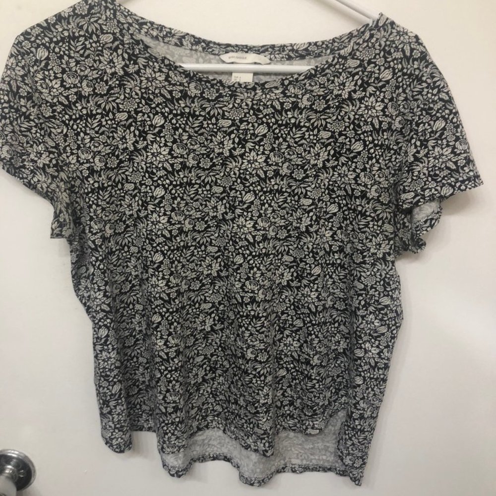 Navy Blue Knit Sweater Black and white Flowers